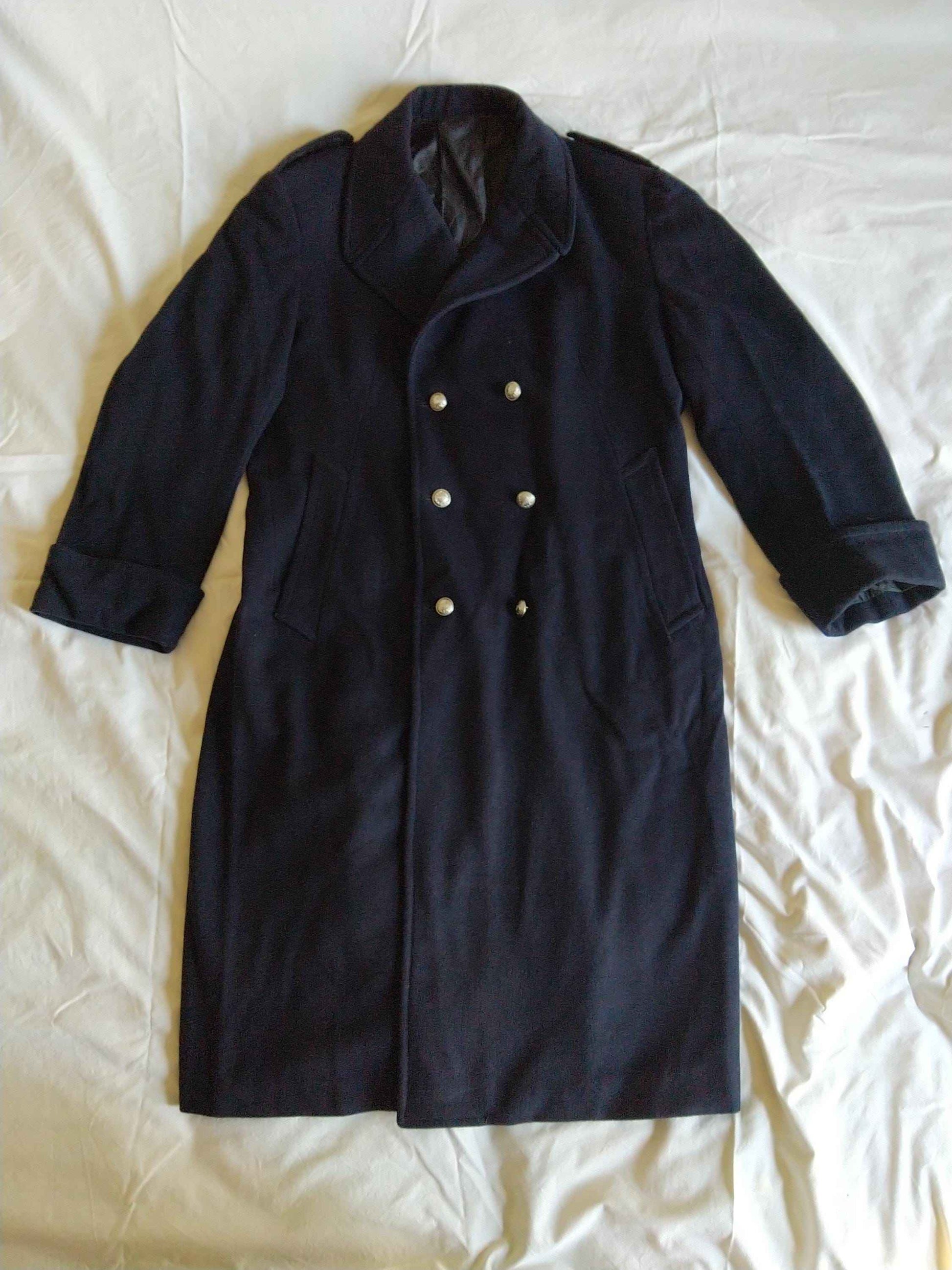 Manteau Police Française années 60 en pure laine vierge - Élégance et Authenticité