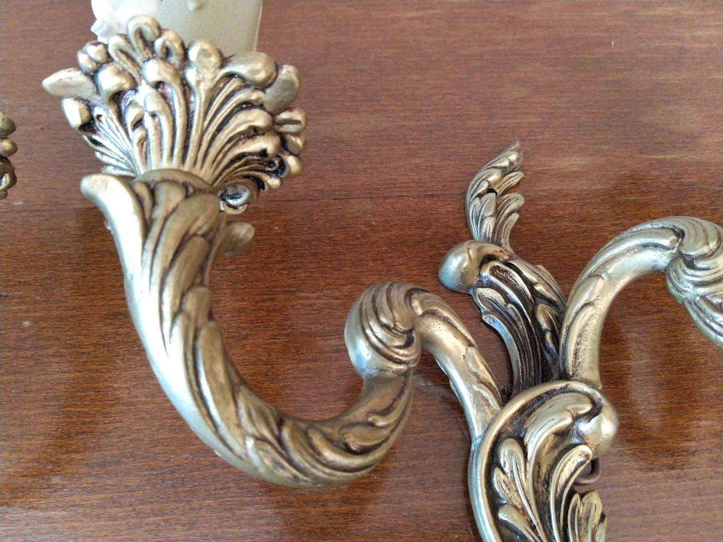 Paire d'applique bronze style Louis XV électrifiées, luminaire classique français