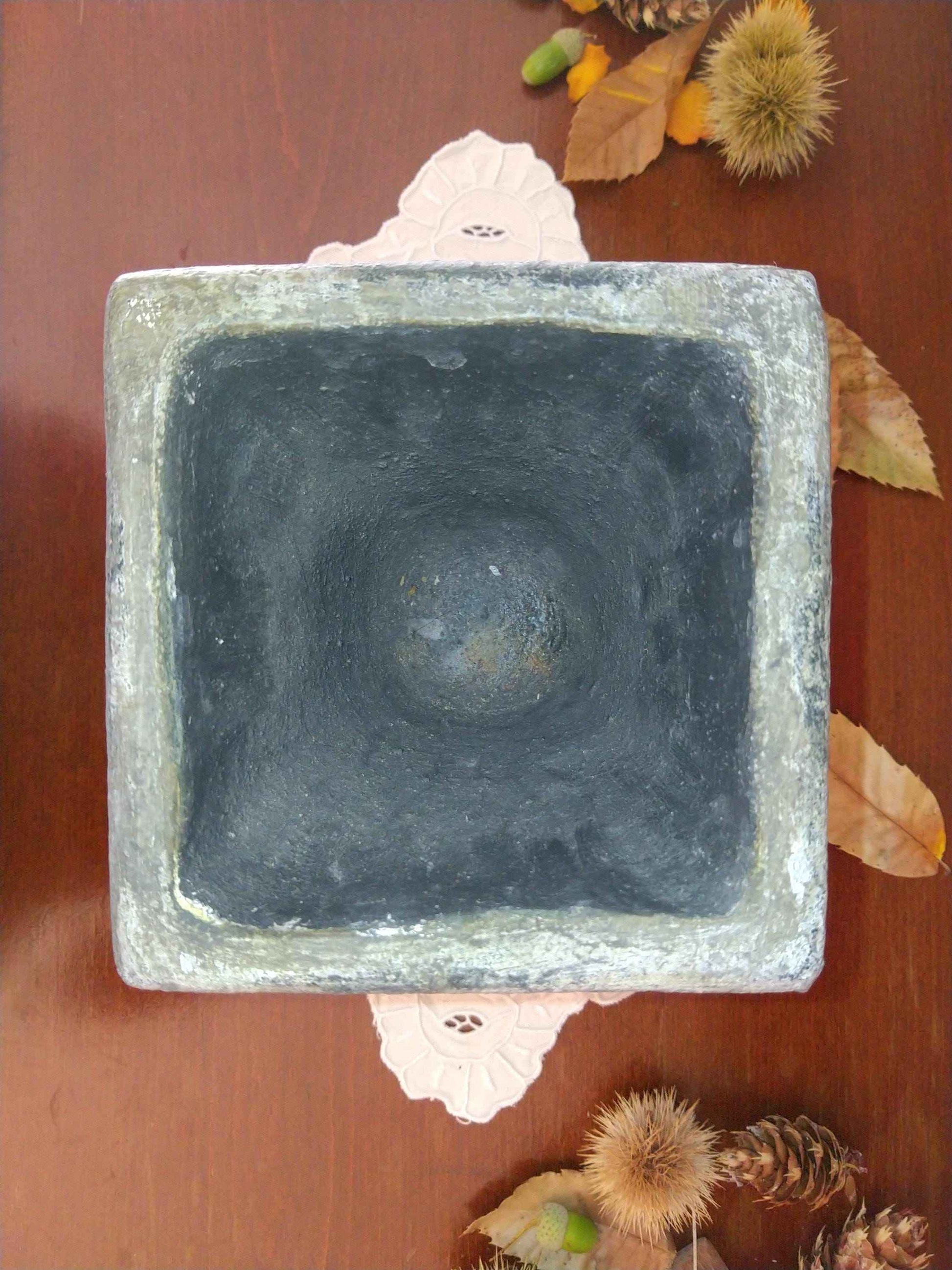 Vase ancien émaillé au style raffiné pour une décoration unique