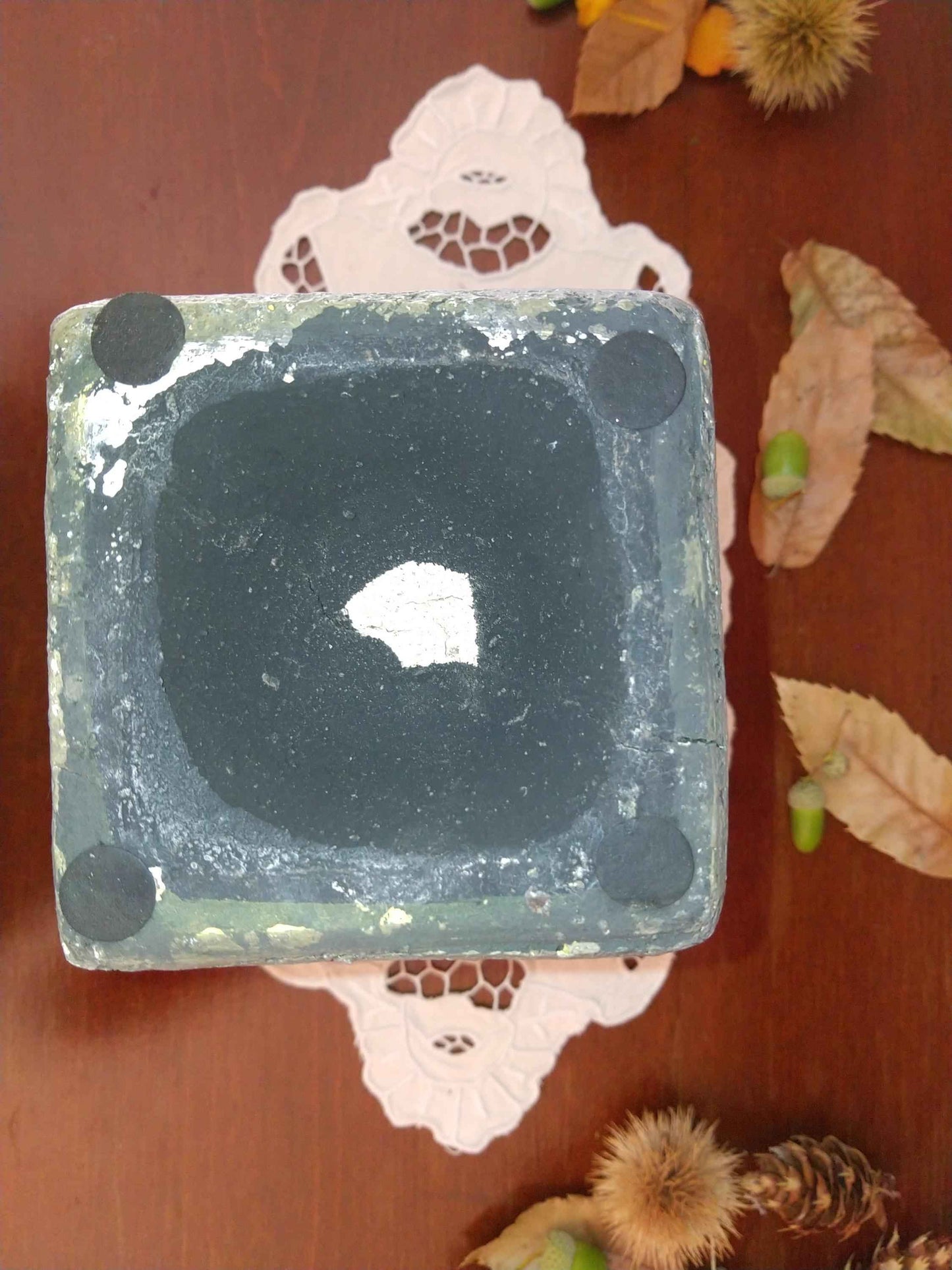 Vase ancien émaillé au style raffiné pour une décoration unique