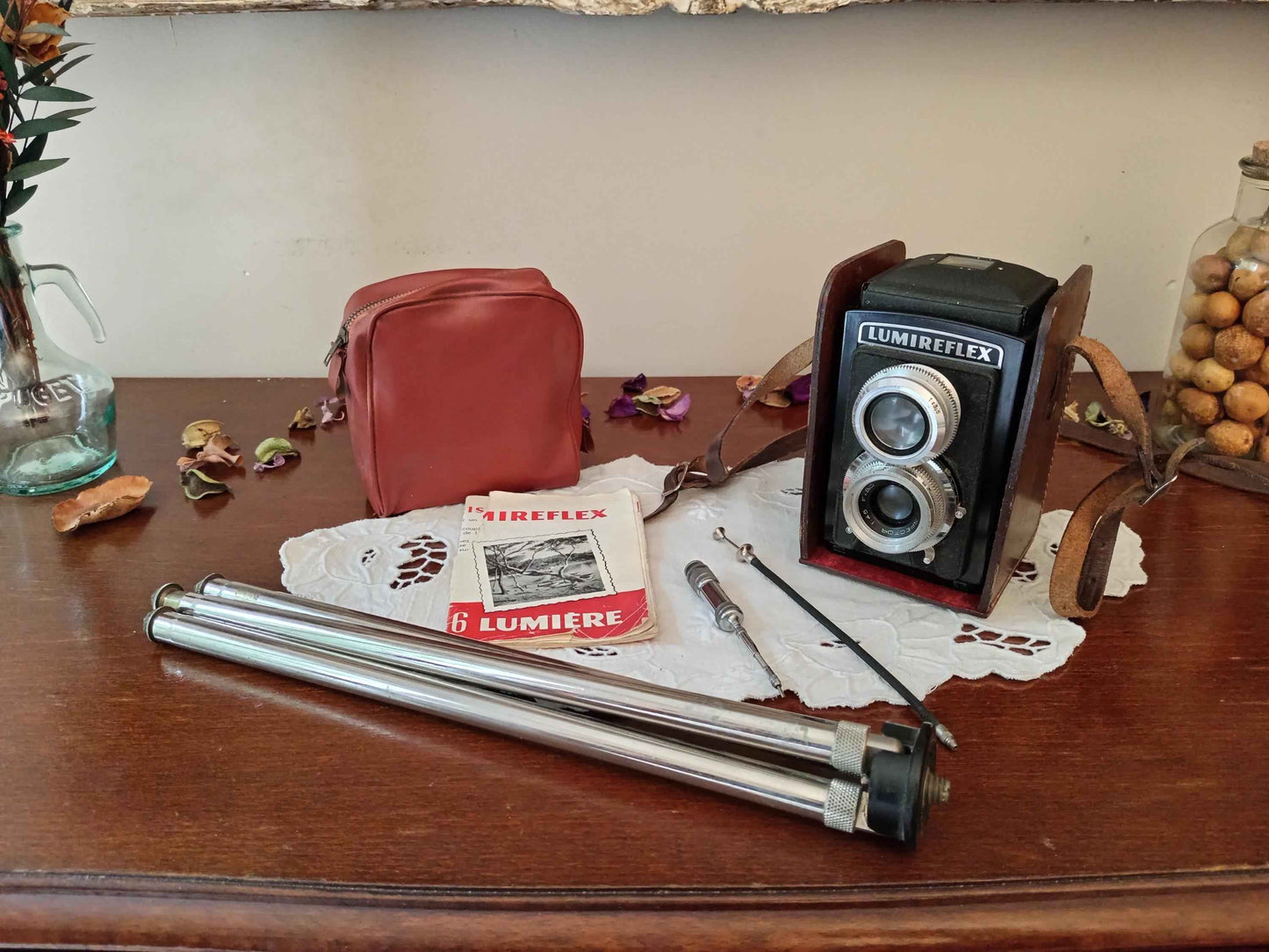 Appareil photo vintage 6x6 LUMIREFLEX avec sacoche, flash et trépied des années 50