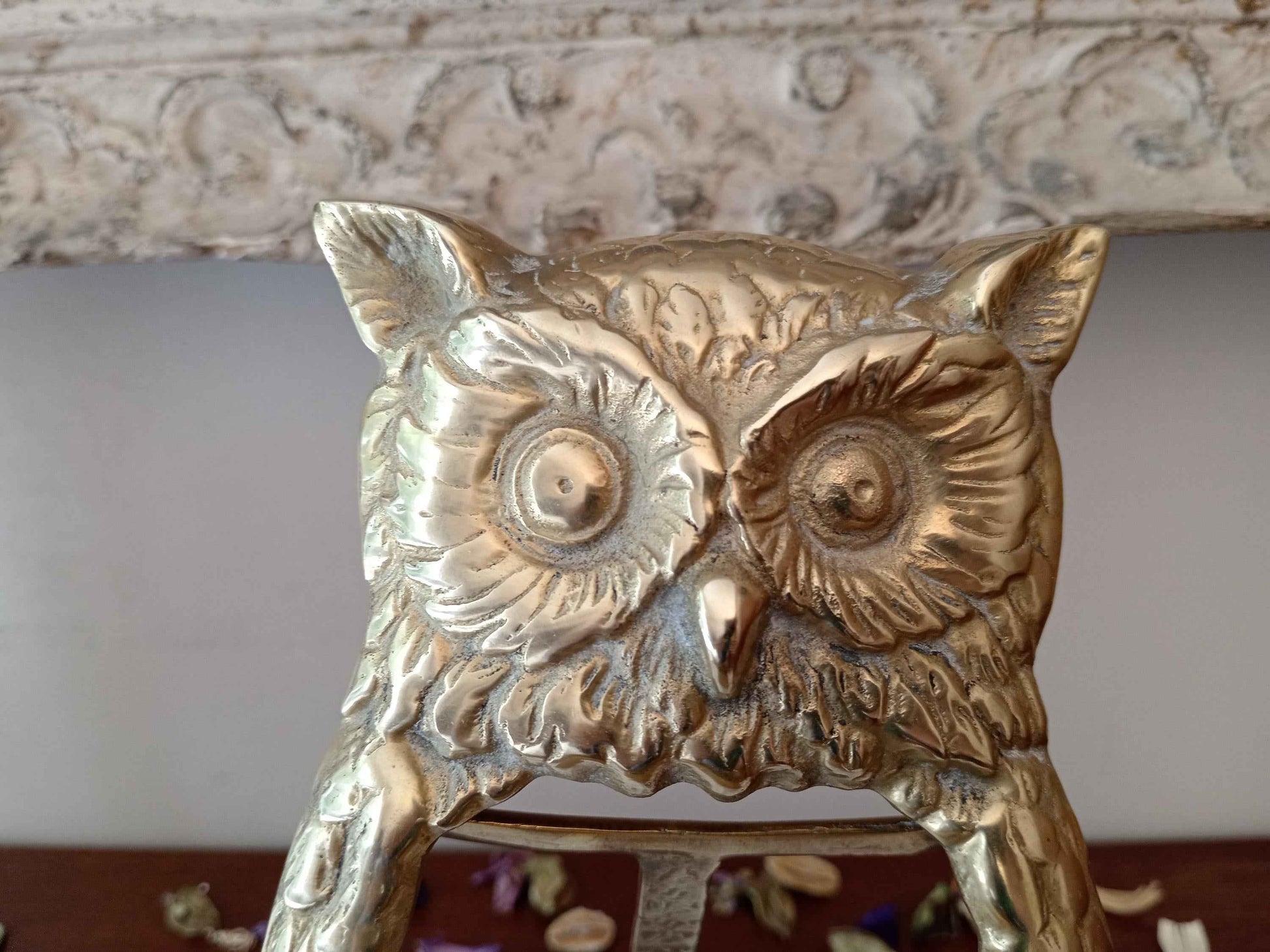 Porte lettre chouette bronze vintage avec décor de chouette et ses petits, milieu 20ème