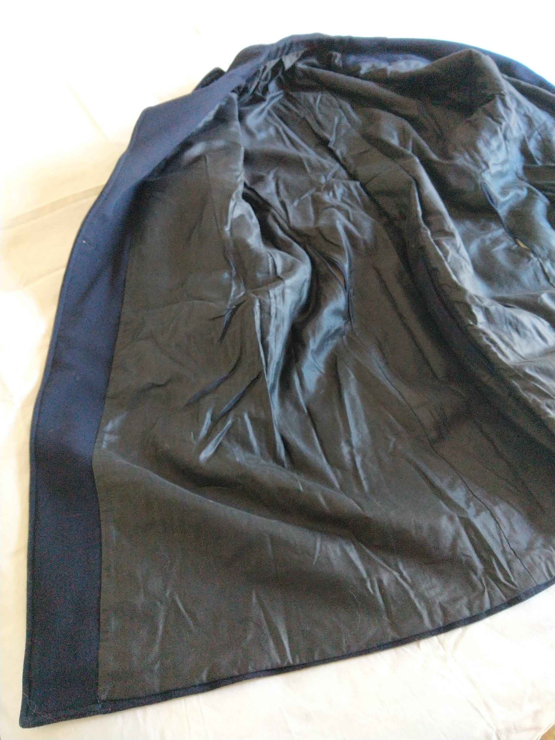 Manteau Police Française années 60 en pure laine vierge - Élégance et Authenticité