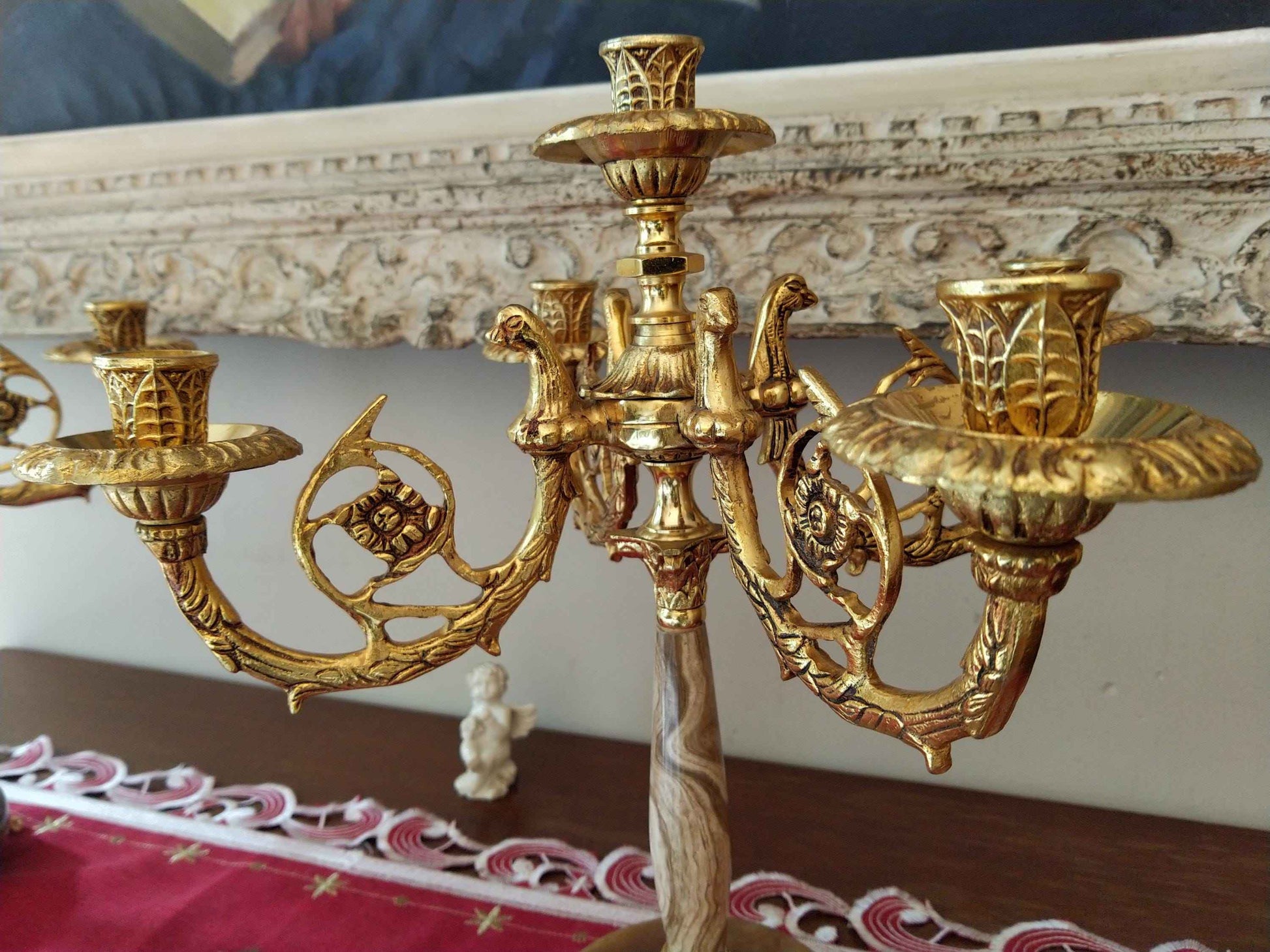 Paire de candélabres en bronze doré et onyx, style Restauration avec décor de tête d'aigle