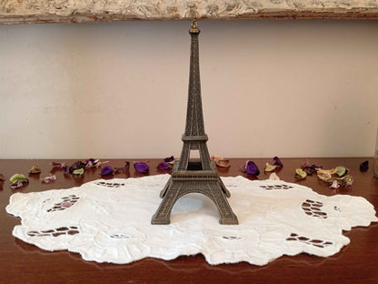 Souvenir Tour Eiffel métal vintage des années 70-80 à Paris