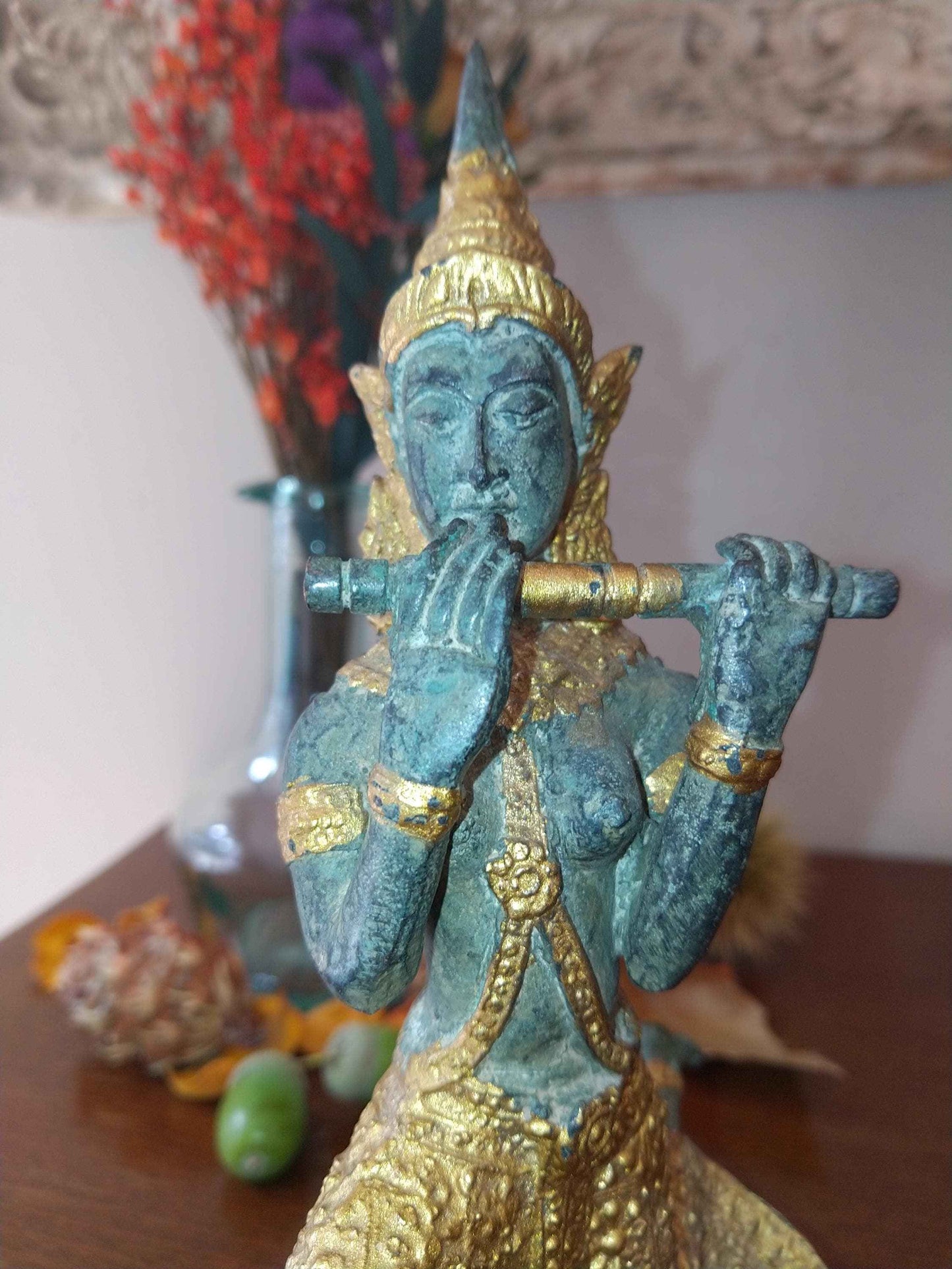 Statue de Prince Pra Apai Manee en bronze véritable avec patine verte antique