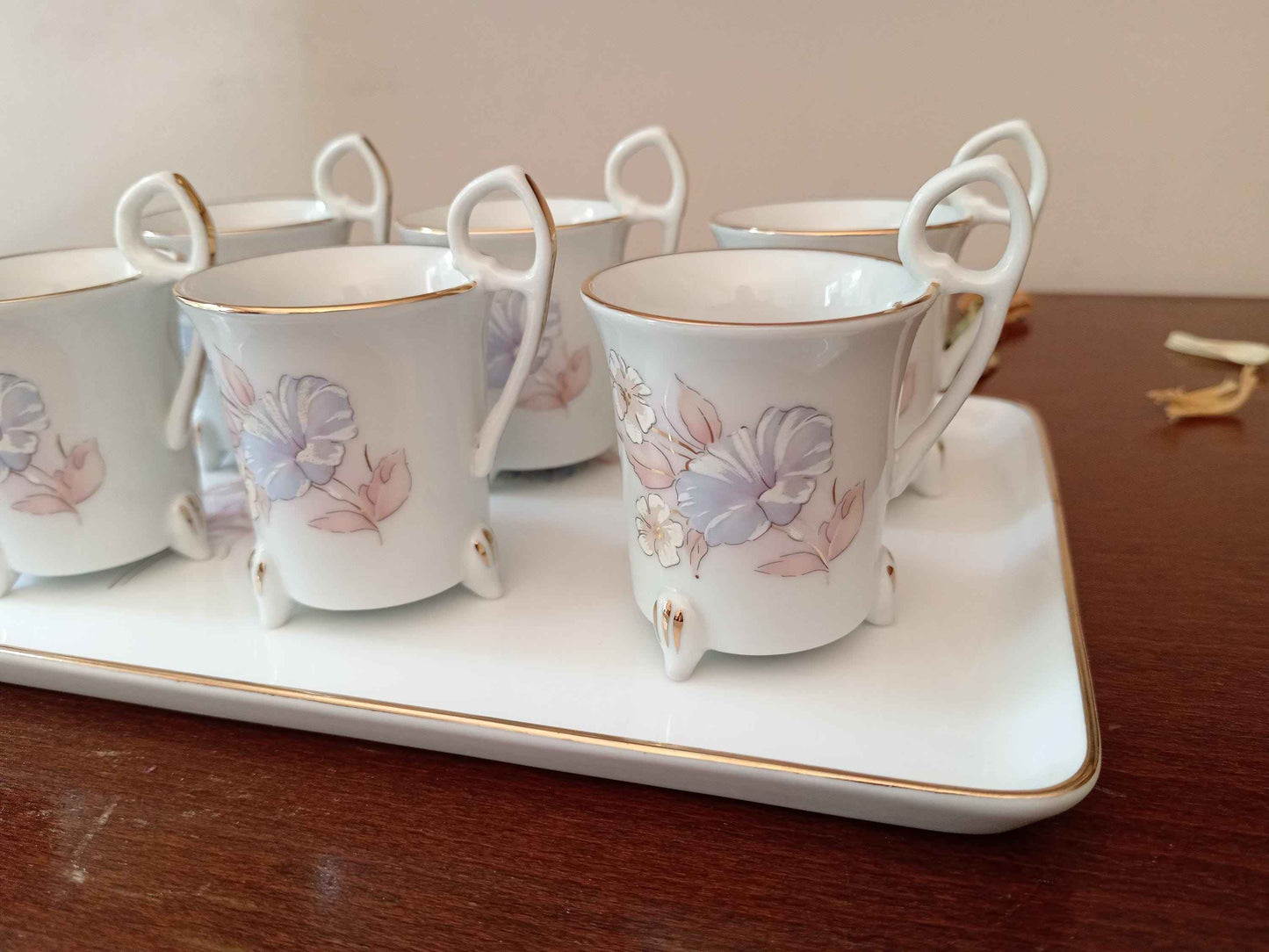 6 tasses en porcelaine de Limoges avec plateau, filet peint à la main - Ensemble élégant pour café ou thé