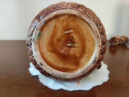 Pichet barbotine 19ème siècle avec décor de pomme de sapin - Carafe ancienne en céramique artisanale