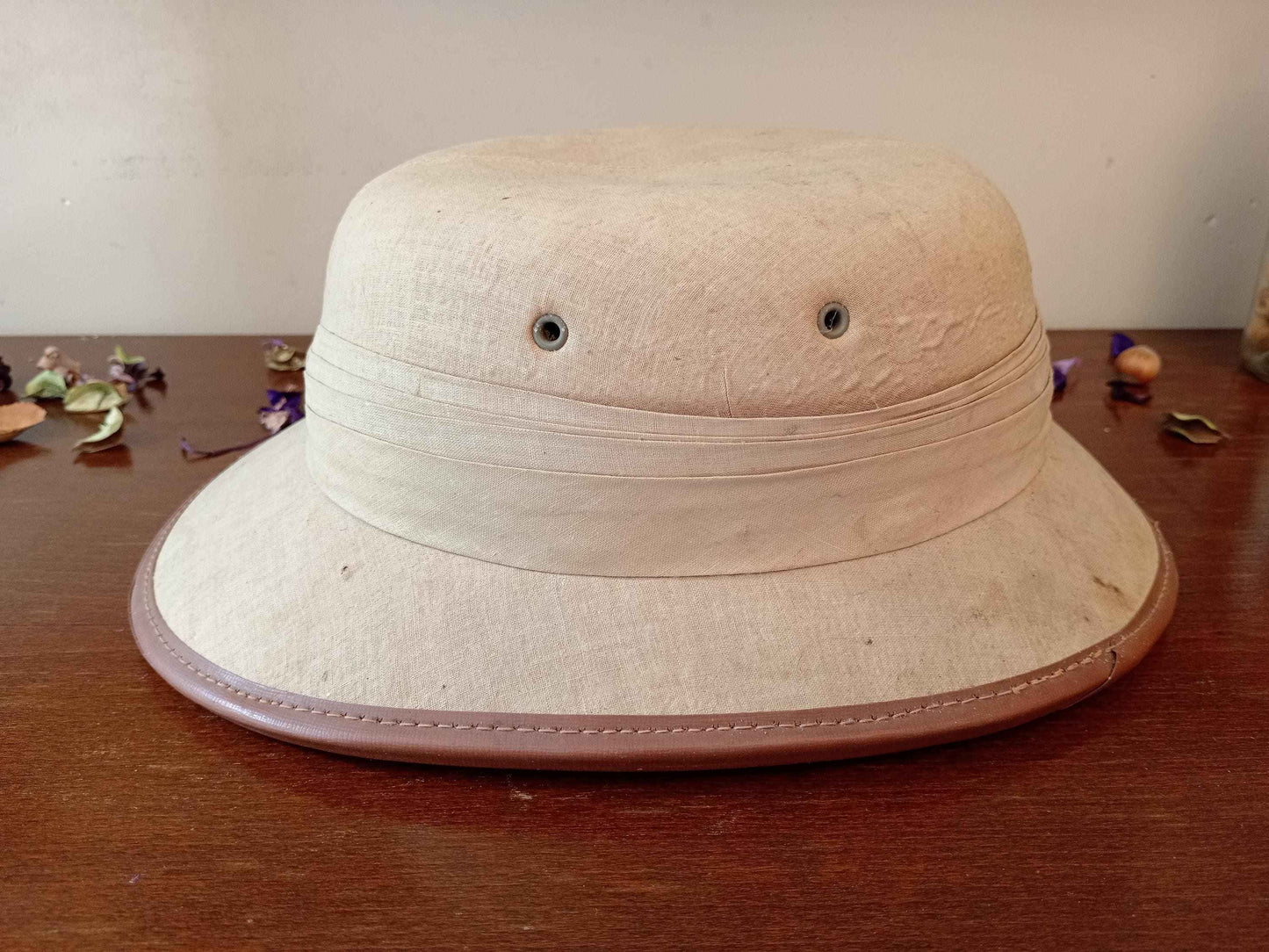 Casque Police Française Colonial Années 50 - Authentique et Rétro