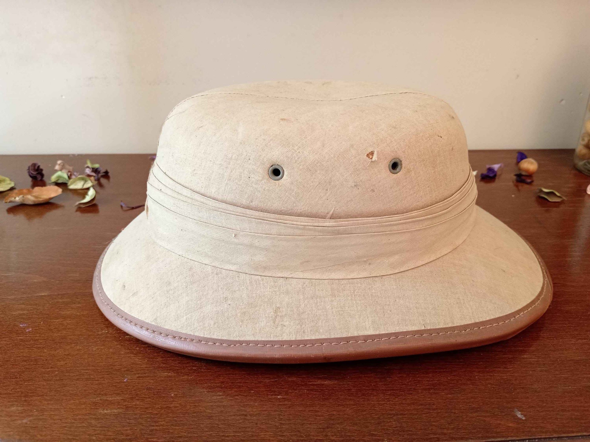 Casque Police Française Colonial Années 50 - Authentique et Rétro