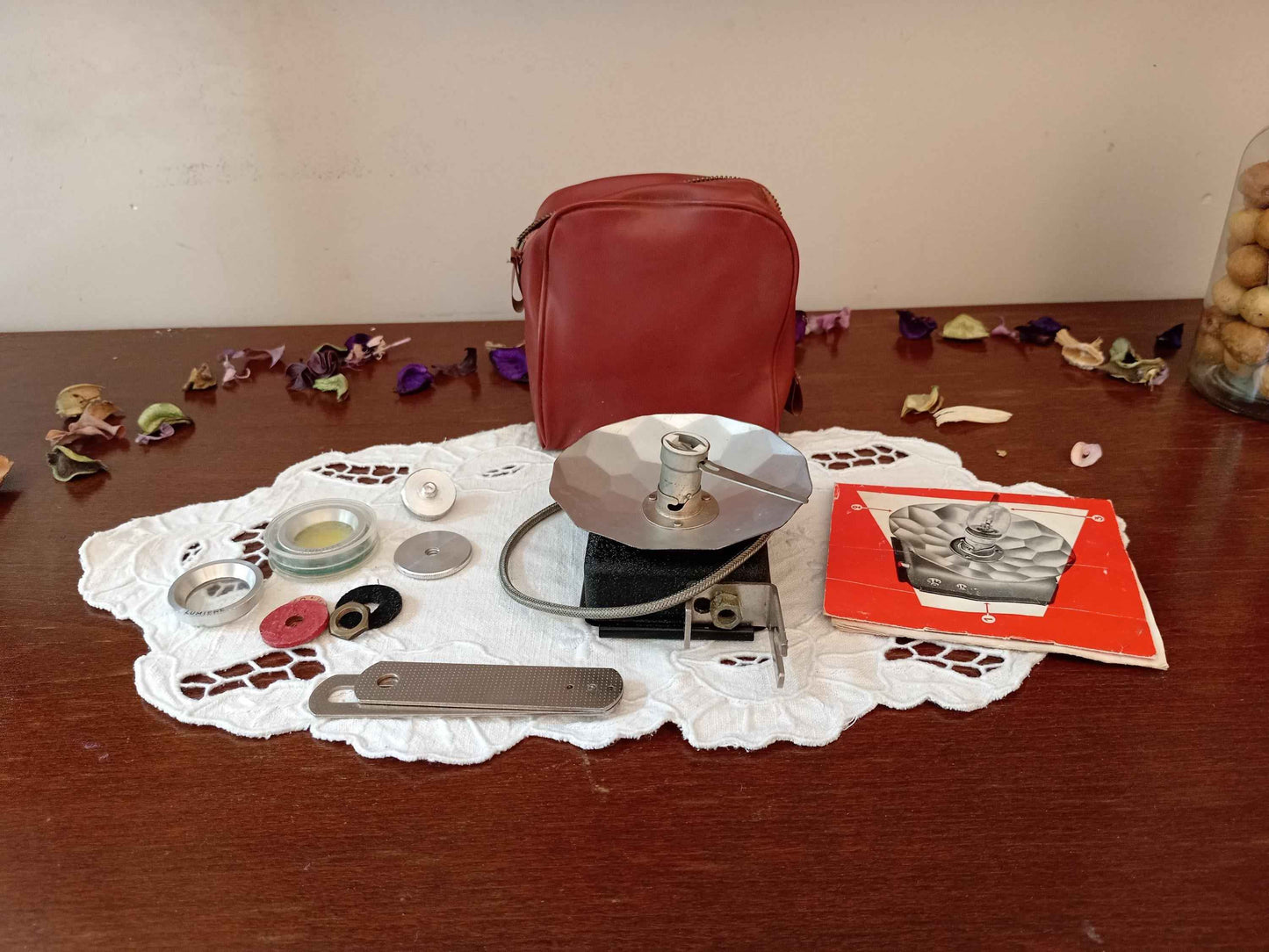 Appareil photo vintage 6x6 LUMIREFLEX avec sacoche, flash et trépied des années 50