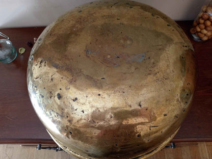 Chaudron en cuivre jaune grande taille 3.6 kg avec poignée en fer forgé - Artisanat de qualité