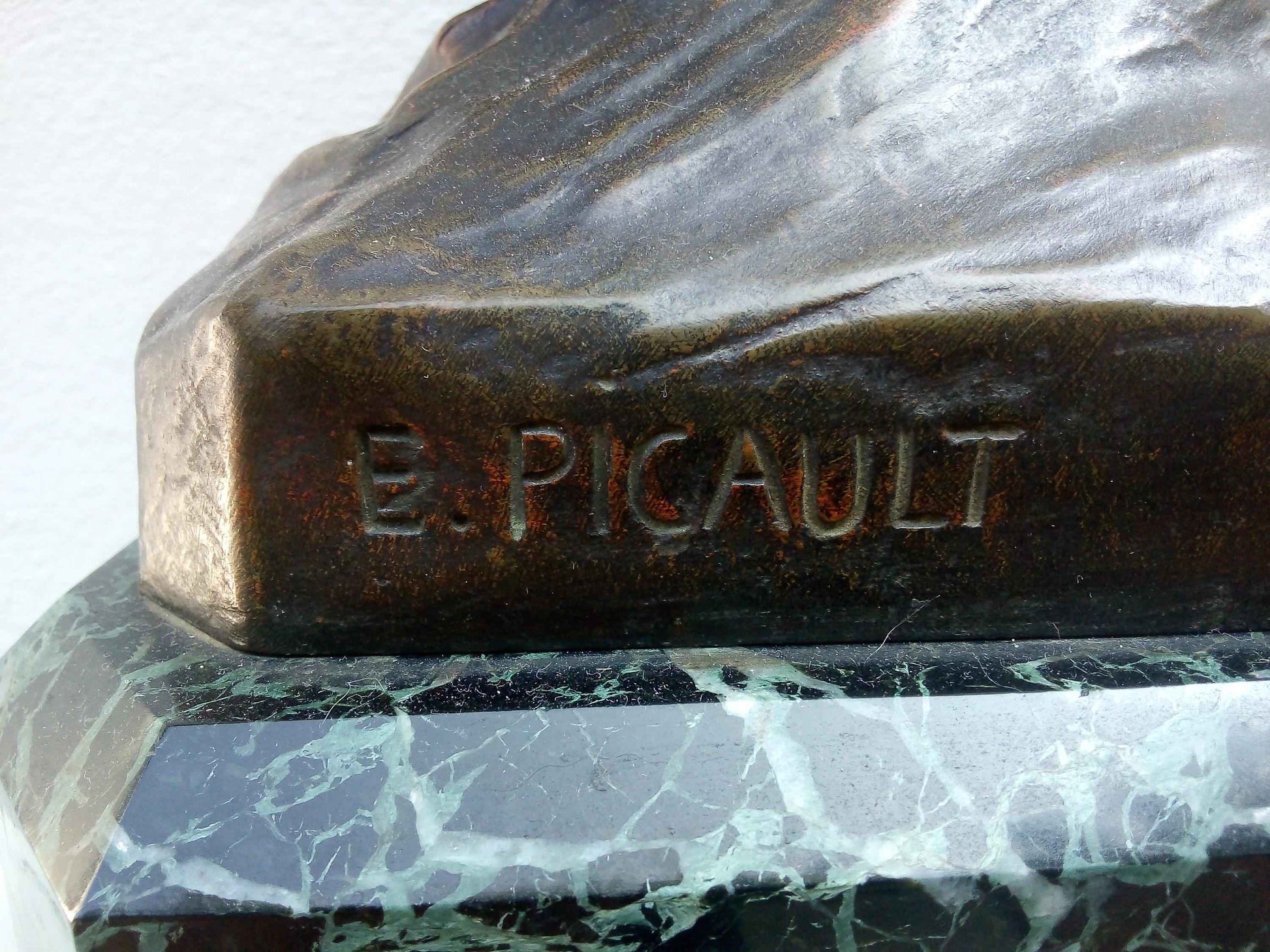 Sculpture bronze Emile PICAULT - Le Penseur, une œuvre d'art du 19e siècle à admirer