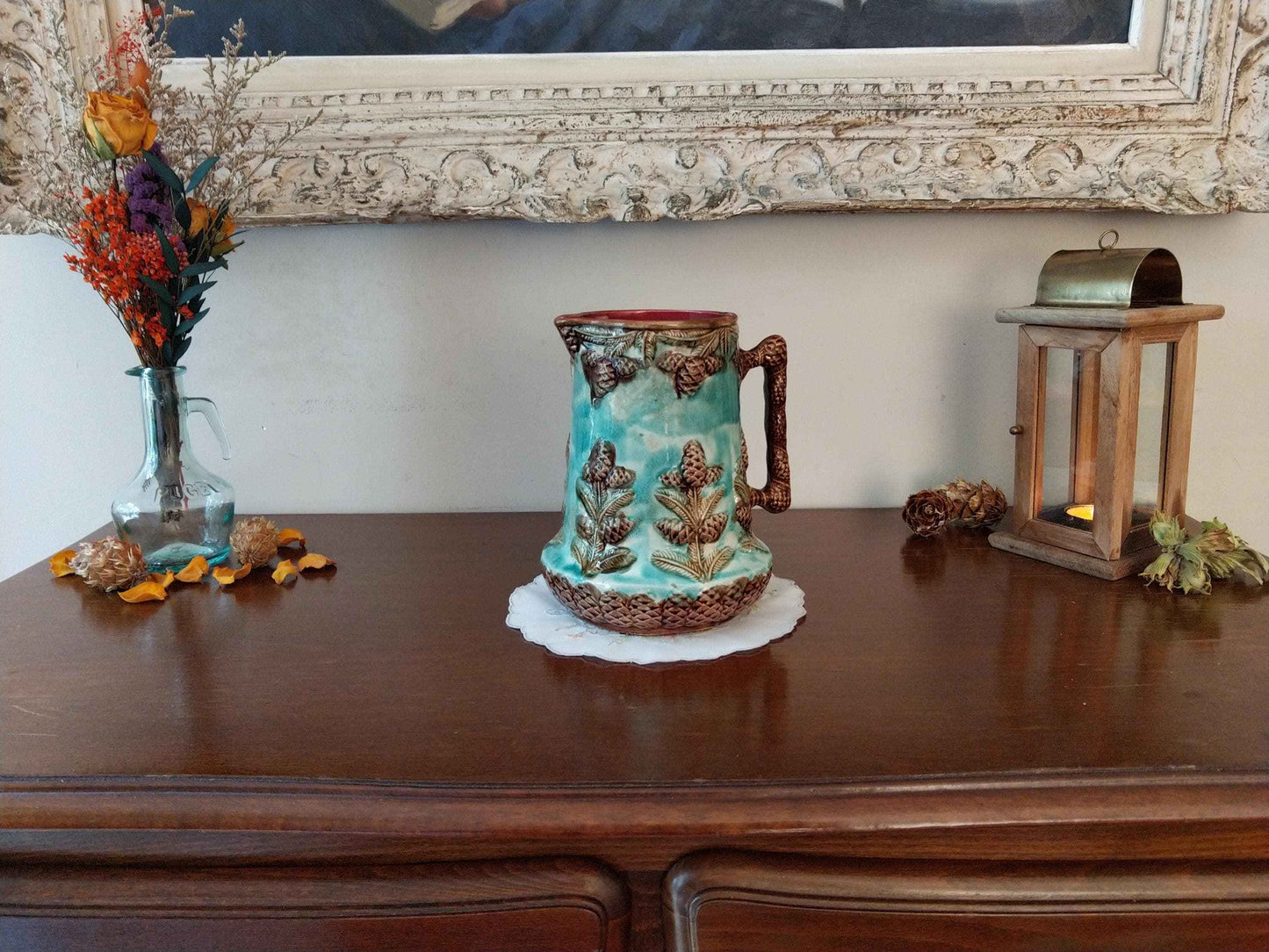 Pichet barbotine 19ème siècle avec décor de pomme de sapin - Carafe ancienne en céramique artisanale