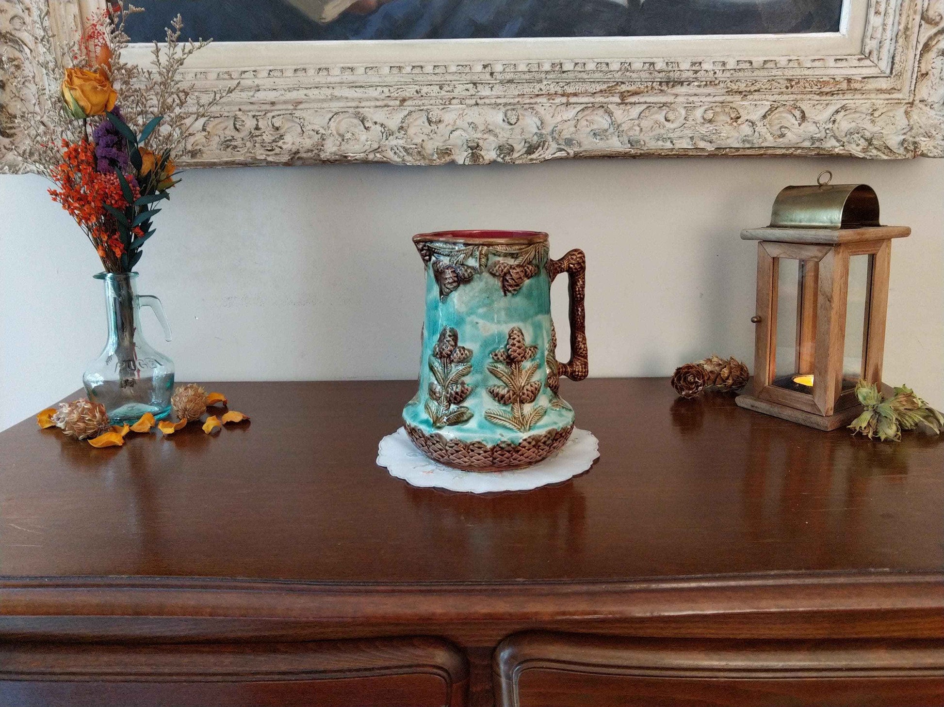 Pichet barbotine 19ème siècle avec décor de pomme de sapin - Carafe ancienne en céramique artisanale