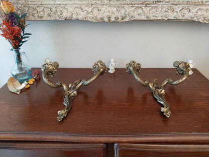 Paire d'applique bronze style Louis XV électrifiées, luminaire classique français